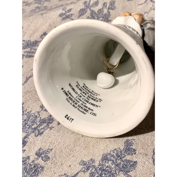 Vintage 1980 Katrina Netherlands Limited Edition World of Children Bell - Picture 6 of 7